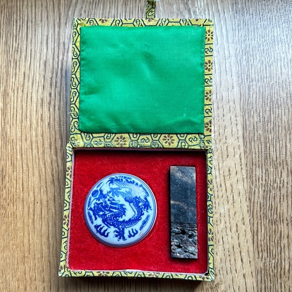 NWT Chinese Chop Set complete with Red Ink & Soapstone LOVE Stamp - Picture 1 of 9